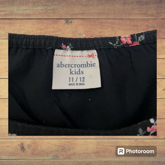 Abercrombie Kids Girls Top Black With Flowers SZ 11/12 EUC - Picture 3 of 3